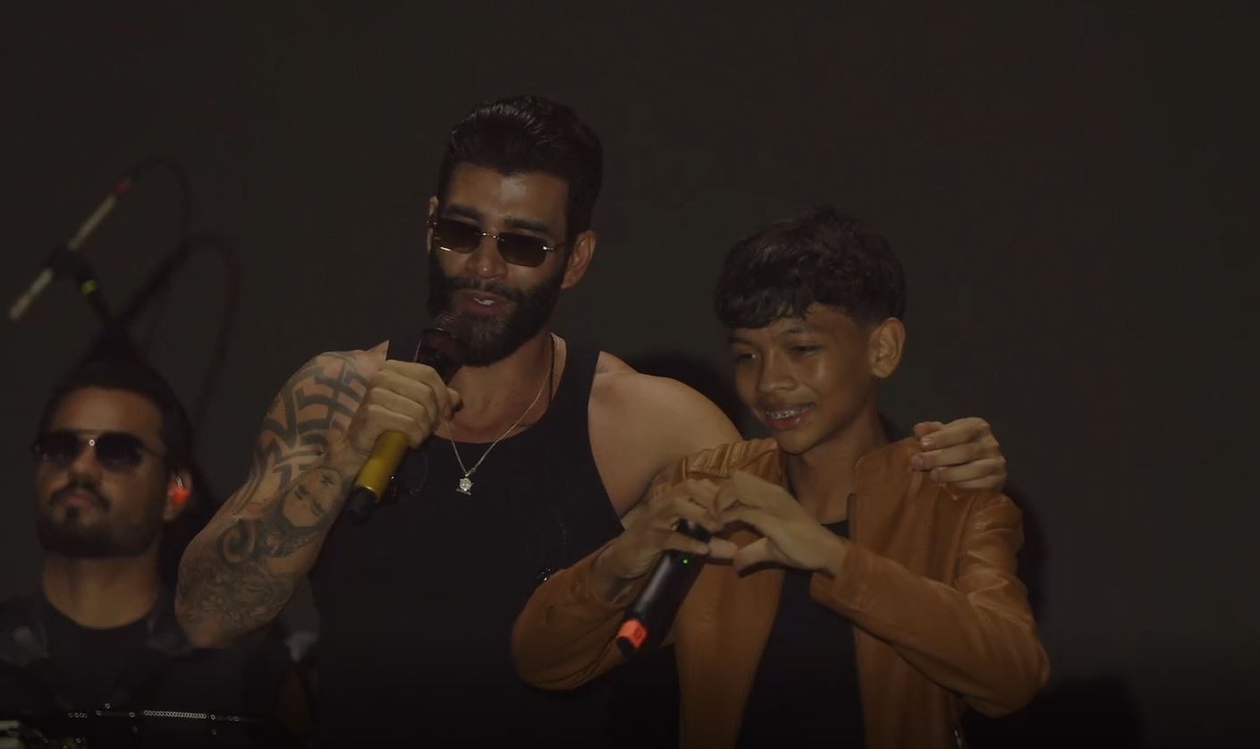 'Sensação inexplicável', diz fã ao cantar com Gusttavo Lima na Expofeira do Amapá