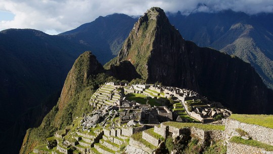 Machu Picchu: 900 turistas ficaram presos na cidade inca após serviço de trem ser suspenso - Principal meio de transporte de turistas até Machu Picchu foi interrompido em meio a conflitos de moradores, empresas de ônibus e autoridades da área. 