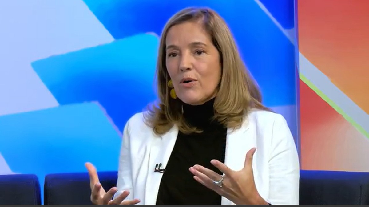 'Eu caio lá e a escola ganha': repórter Lilia Teles cumpre missão 'pé quente' no Carnaval carioca