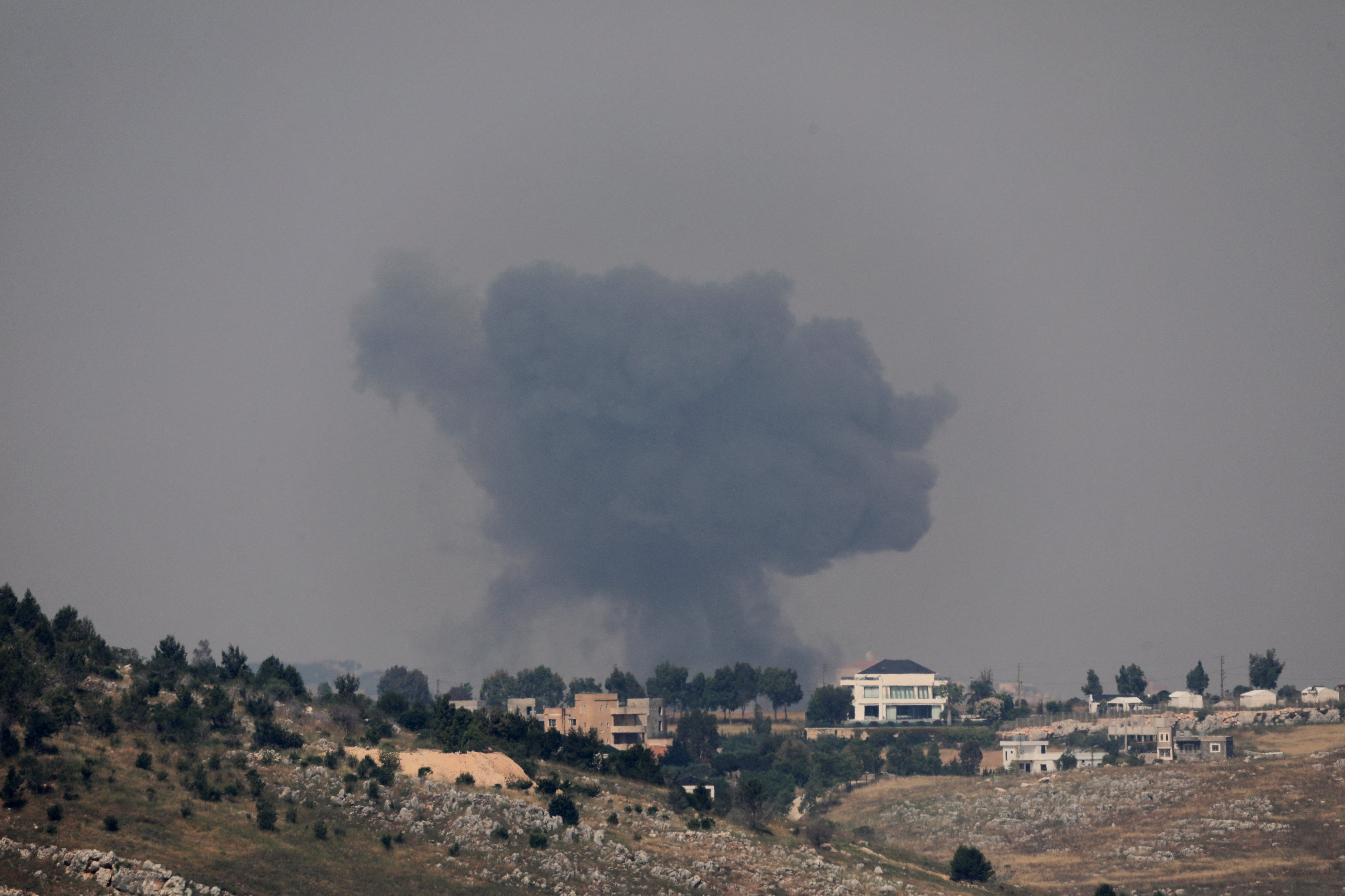 Israel e Hezbollah entram em confronto direto no sul do Líbano 