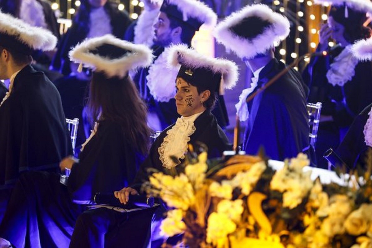 O que aconteceu com aluno da UFRGS que tentou se formar com suástica no rosto? Veja como está processo um ano depois