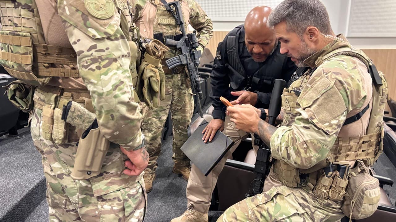 Nove pessoas são presas em operação contra grupo suspeito de roubar carros de locadoras na Bahia