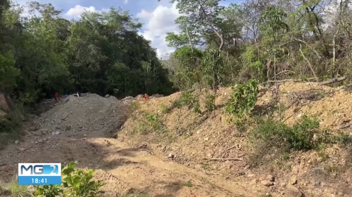 
Adolescente morre soterrado em área de garimpo ilegal em Inimutaba