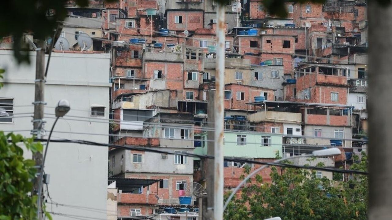 Fortaleza tem 3º maior número de favelas e comunidades urbanas do país, indica IBGE