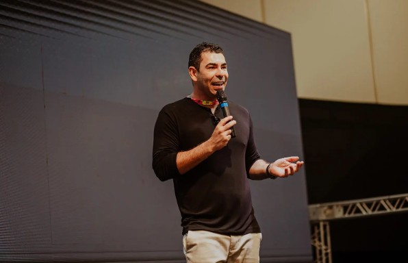 Medo de falar em público ainda trava oportunidades no mercado