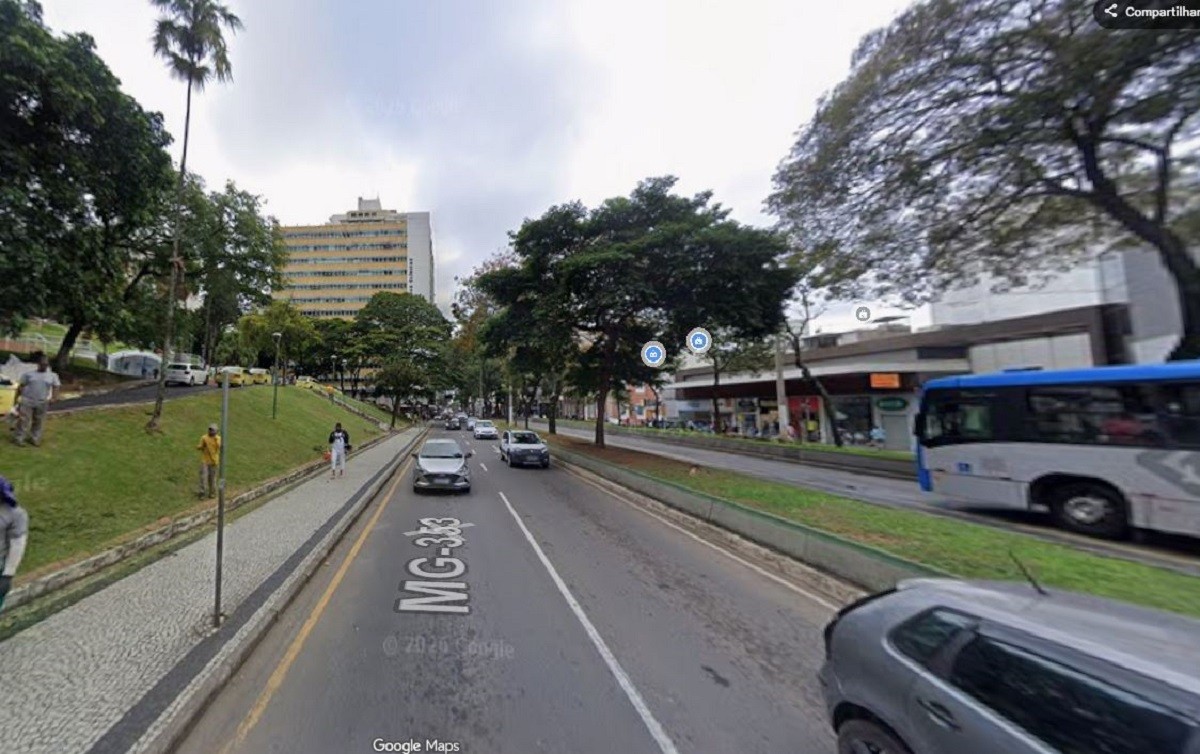 Pai e filho encontram R$ 20 no chão e são agredidos com barra de ferro no Centro de Juiz de Fora