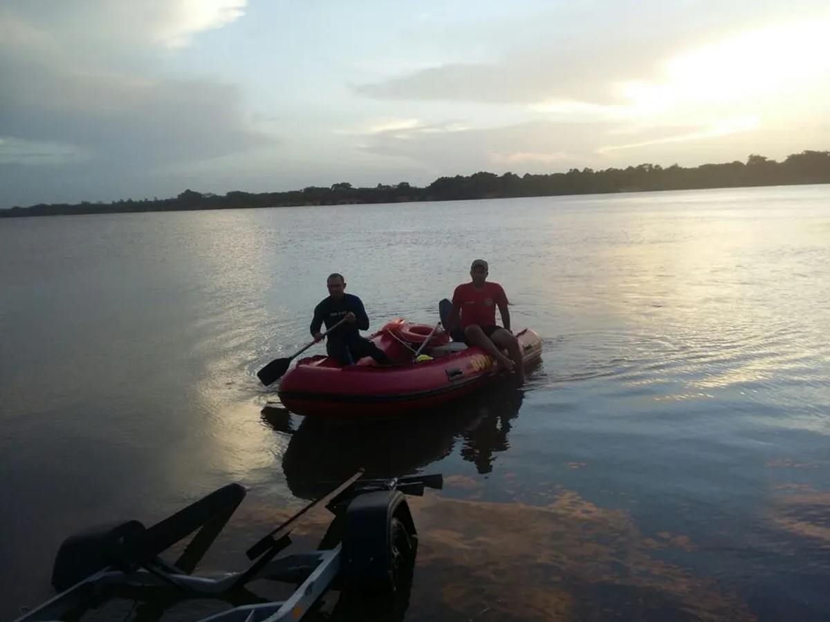 Homem de 39 anos desaparece após mergulhar em barragem no interior do PI; bombeiros fazem buscas