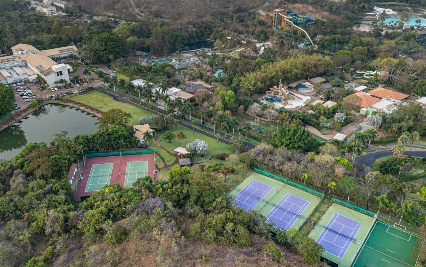 Rio Quente Resorts e Hot Park abrem quase 400 vagas de emprego; veja oportunidades 