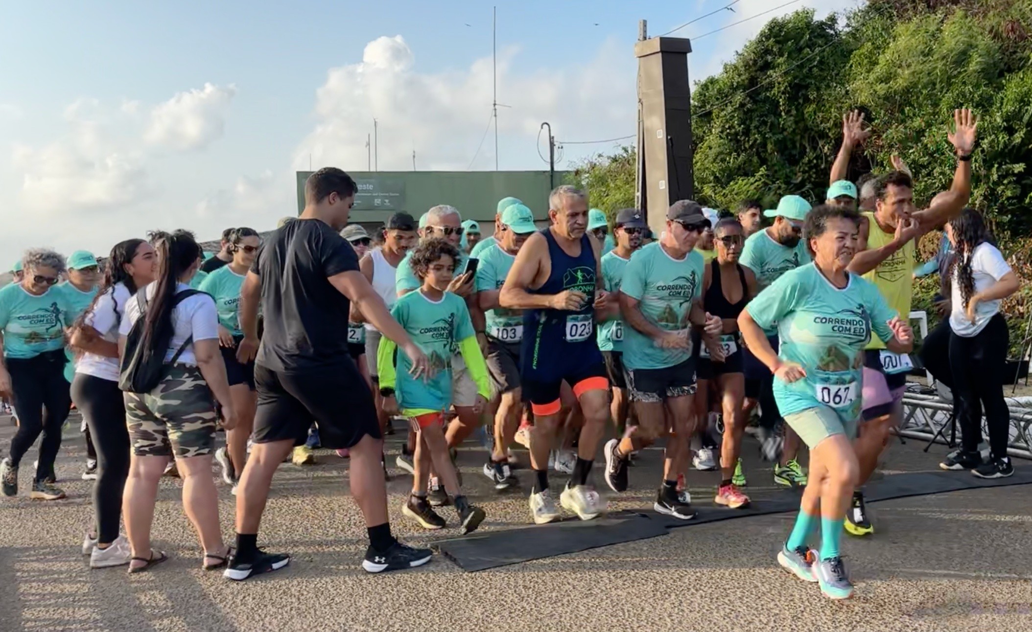 Corrida reúne 220 atletas em praias e trilhas de Fernando de Noronha