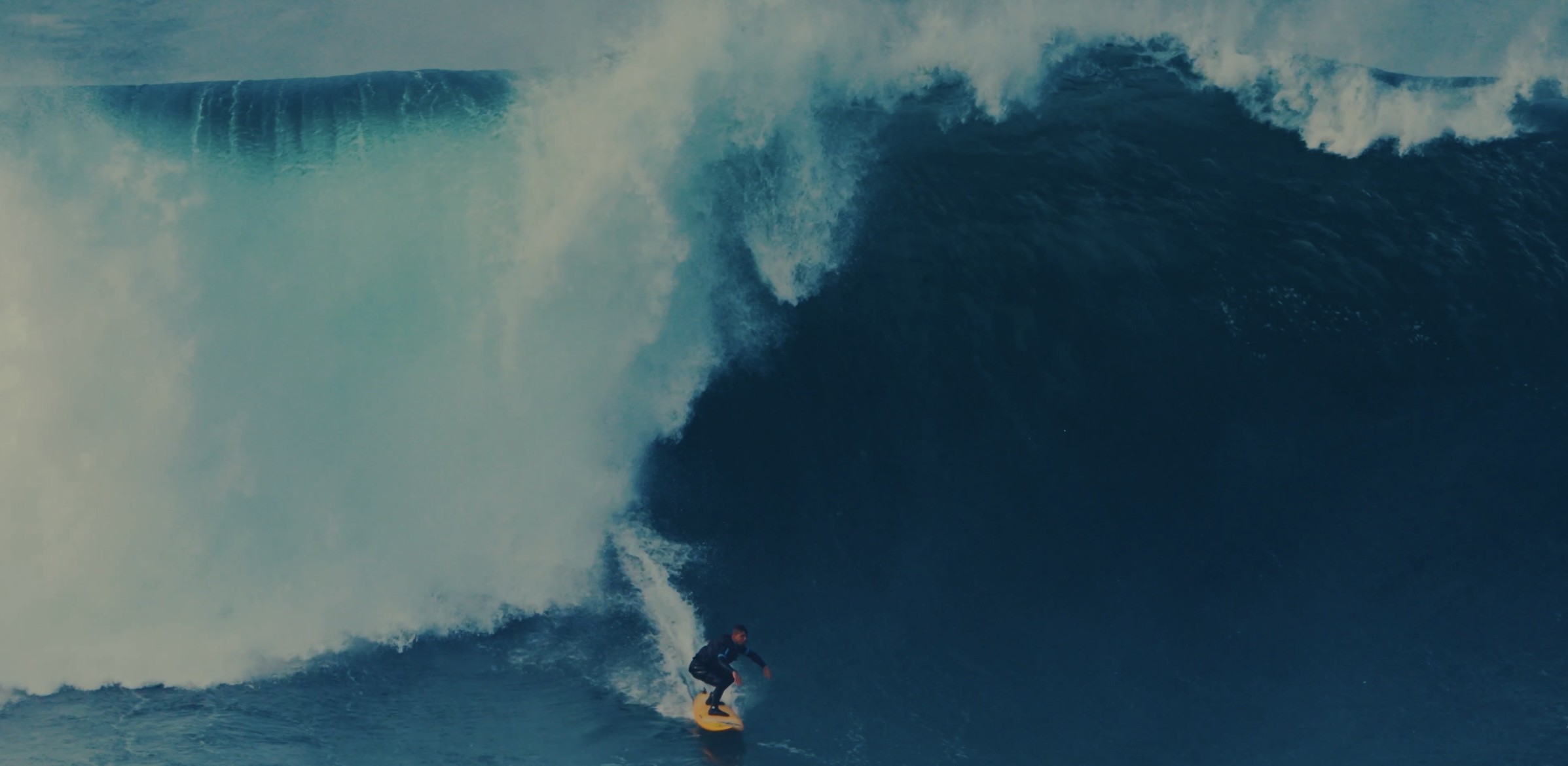 'Honra imensa': Gaúcho comemora indicação ao 'Oscar' do surfe de ondas gigantes após feito em Nazaré