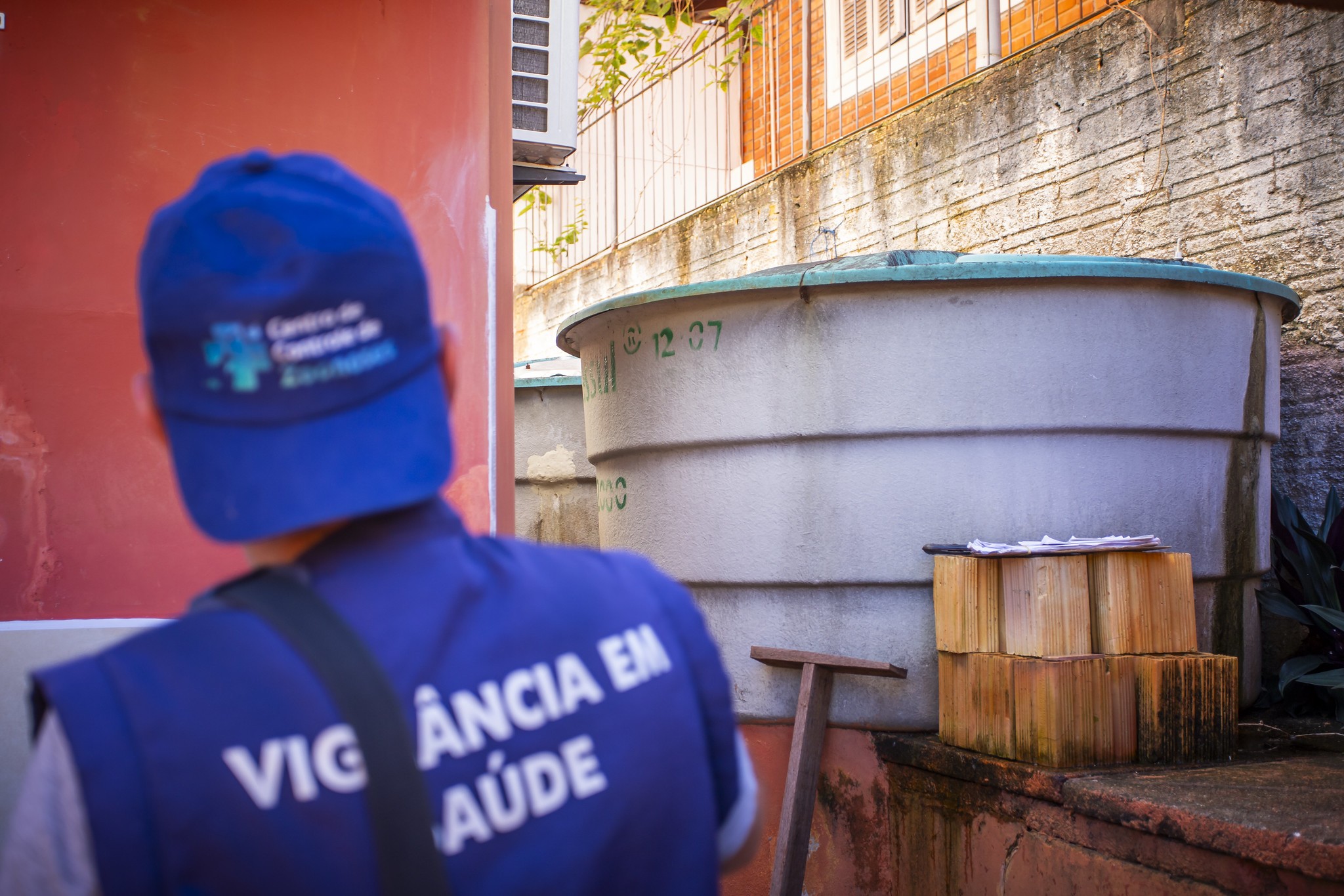 Florianópolis abre 500 vagas com salário de R$ 4,2 mil e exigência de ensino médio