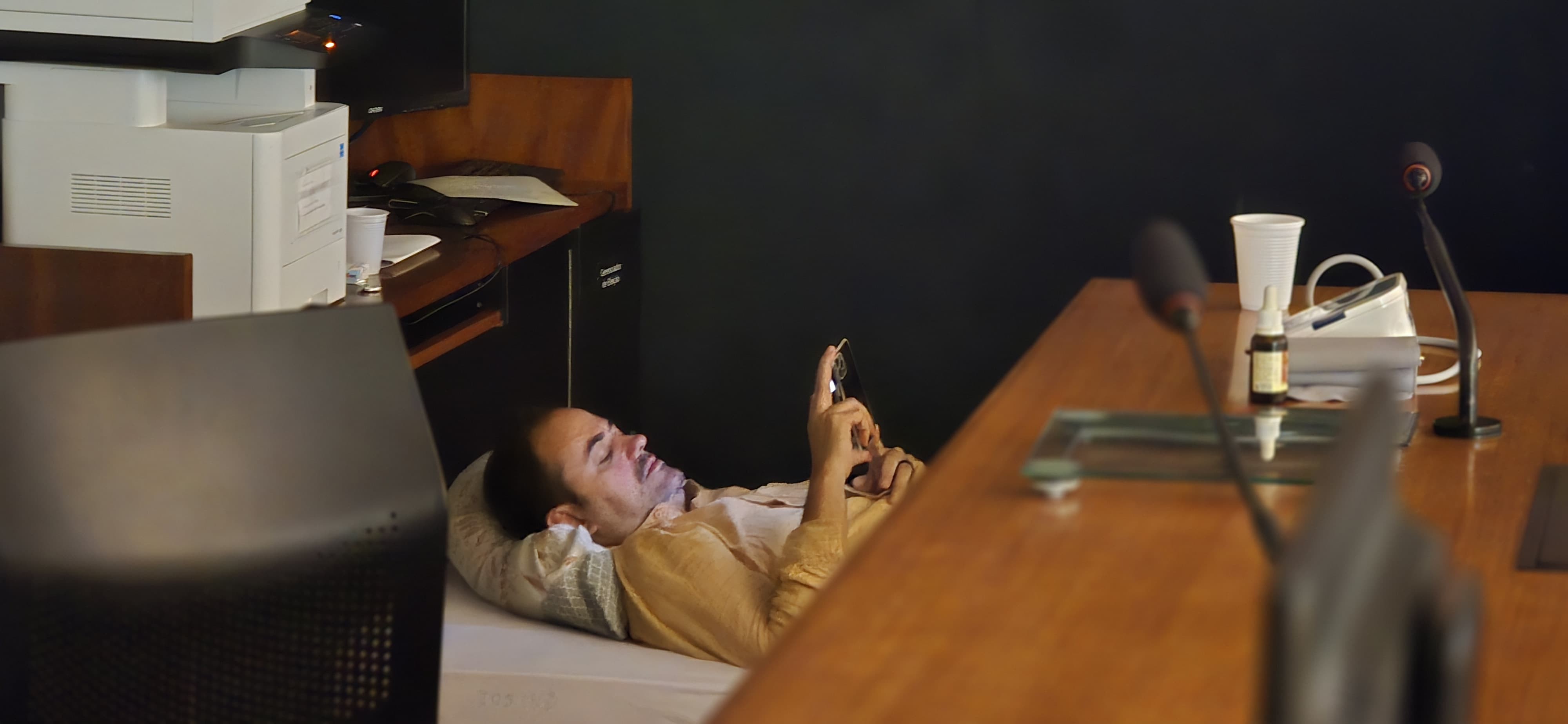 Em greve de fome há quase 60 horas, Glauber faz exames de sangue e toma soro, diz equipe