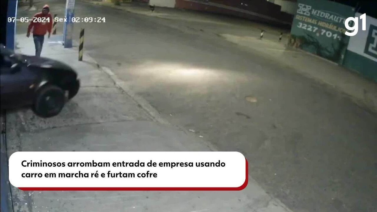 VÍdeo Gangue Da Marcha à Ré Derruba Portão E Furta Cofre De Empresa Em Mg Triângulo Mineiro