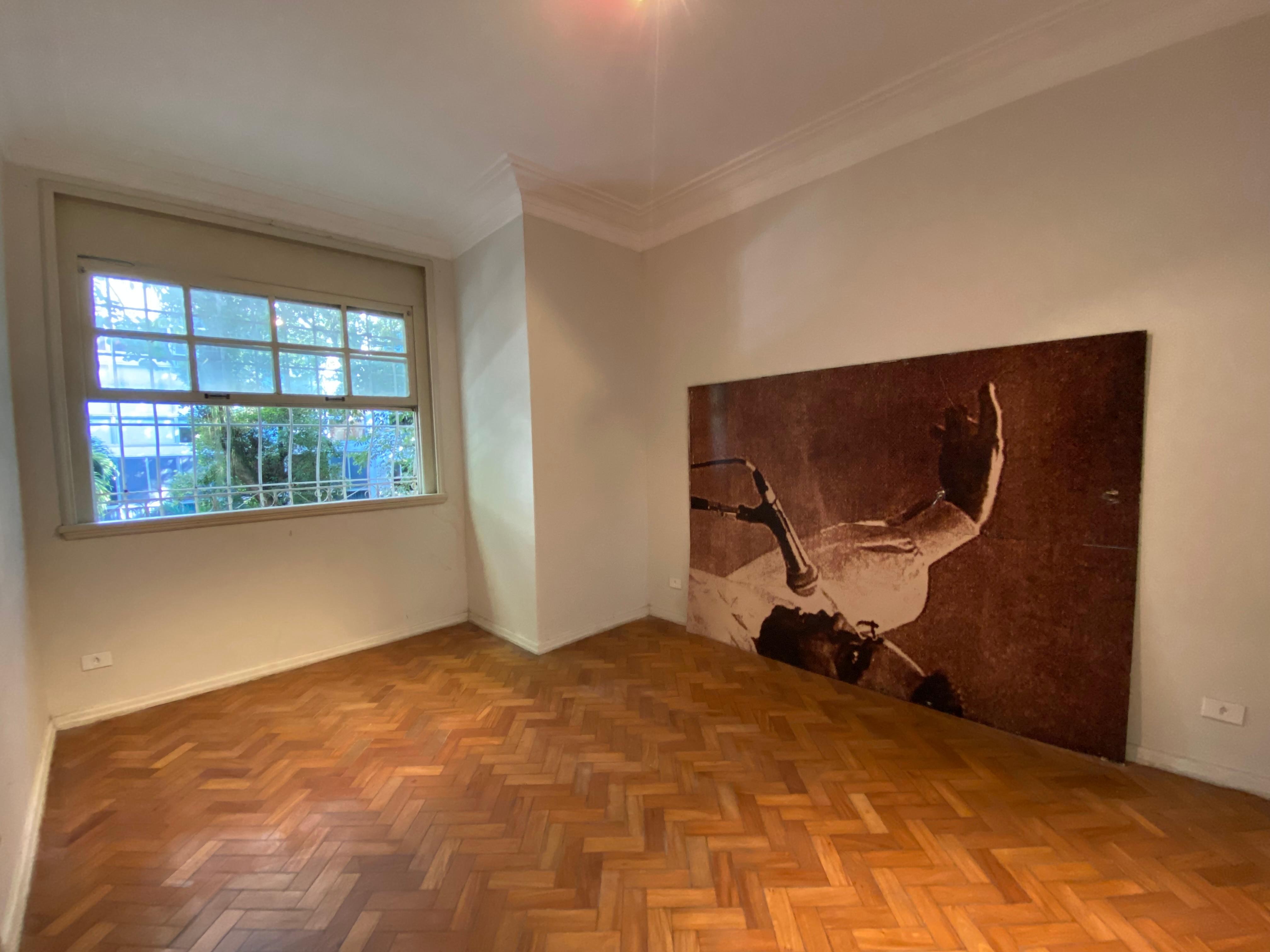 Um dos quartos onde tem um quadro do cantor — Foto: Divulgação/Jefferson Joviano