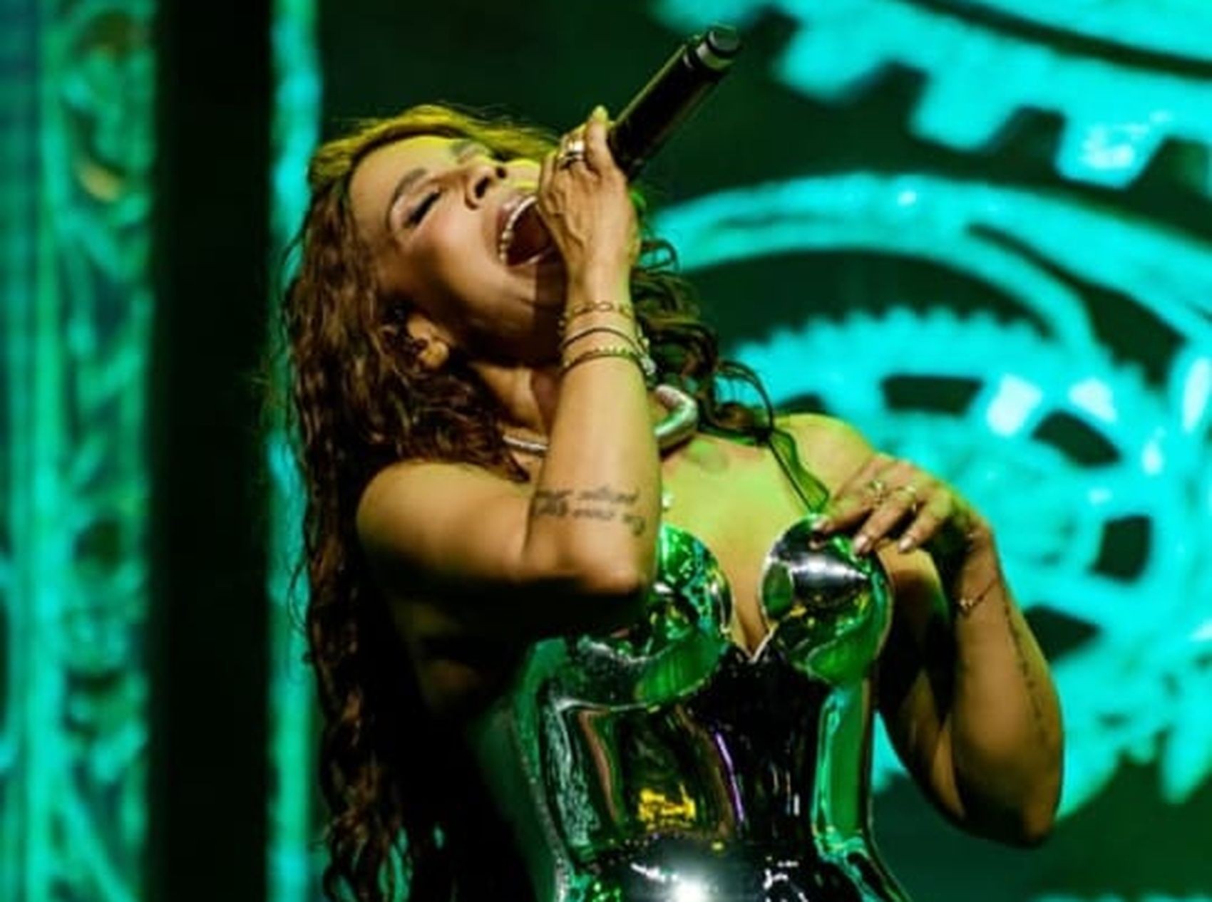 Saiba quem é Silvânia Aquino, cantora de forró que anunciou saída da Banda Calcinha Preta