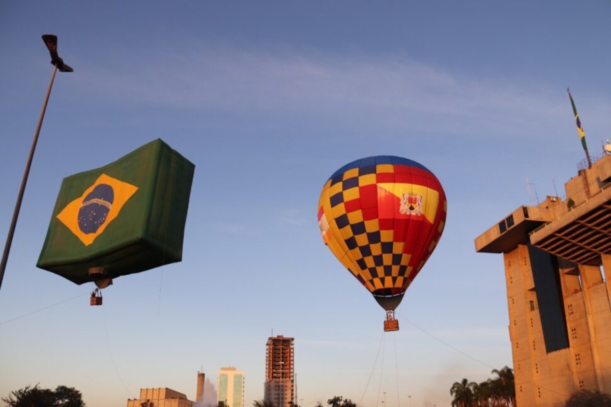 Sorocaba celebra 372 anos com shows, desfile cívico e passeios de balão no Paço Municipal
