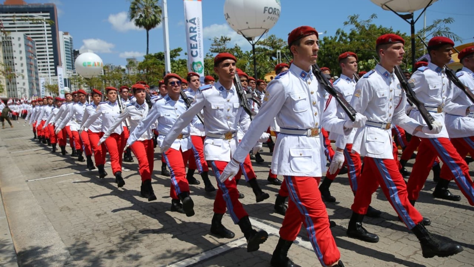 Desfile de 7 de Setembro altera trânsito na Avenida Beira-Mar, em Fortaleza; veja desvios