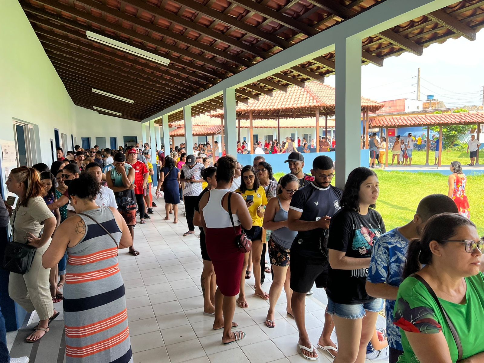 TRE envia mensagem para eleitores trocarem local de votação a fim de reduzir filas em Belém
