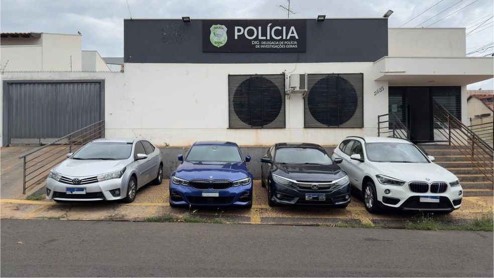 Veículos de luxo foram apreendidos em Fernandópolis (SP) — Foto: Divulgação / Polícia Civil
