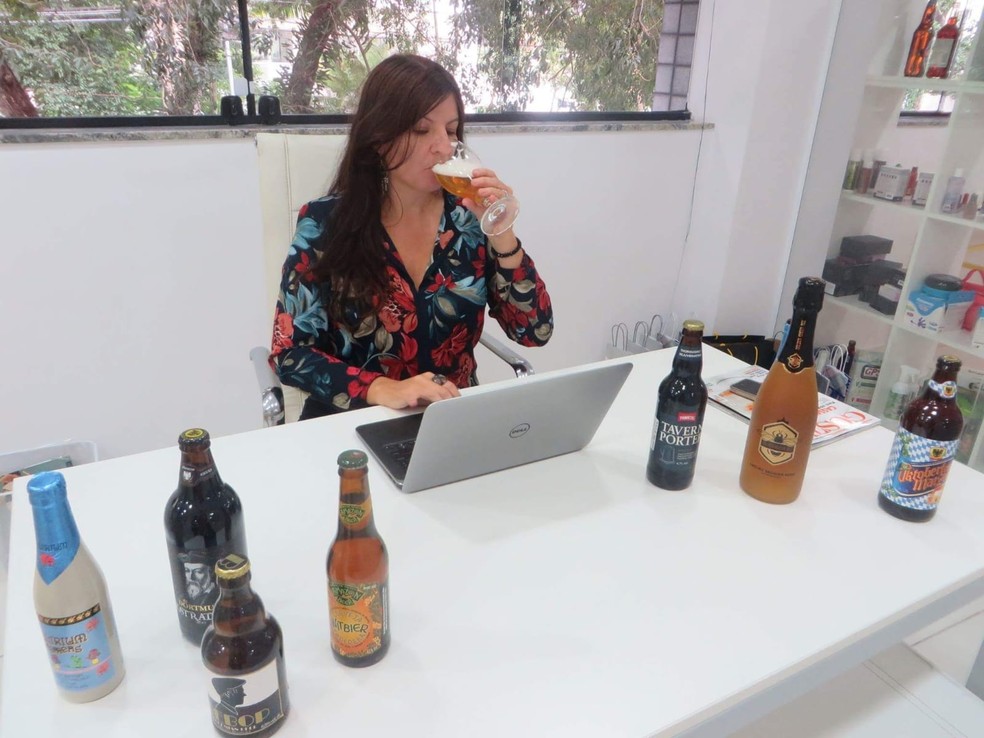 Agência Notícia Expressa libera o consumo de bebidas alcoólicas para os funcionários — Foto: Miriam Lago/Arquivo pessoal