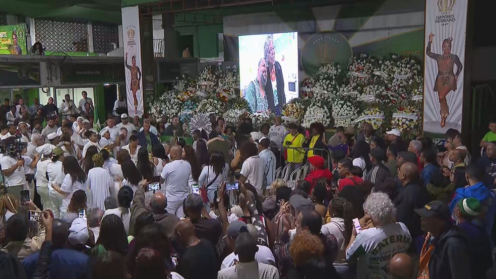 Admiradores de Arlindo Cruz se despedem — Foto: Reprodução/RJ2