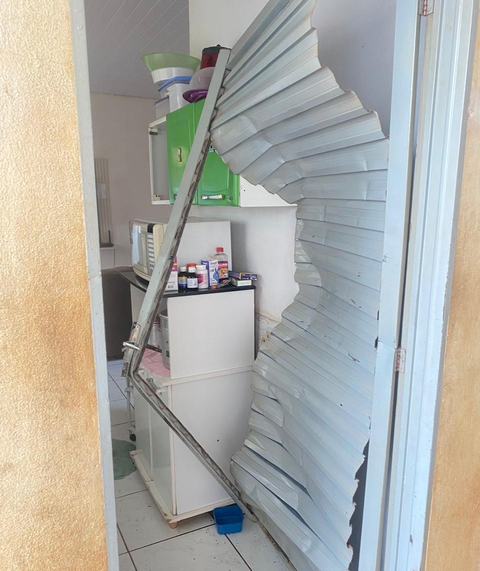 Irmãos destruíram casa da irmã em Tangará da Serra, em Mato Grosso. — Foto: Reprodução