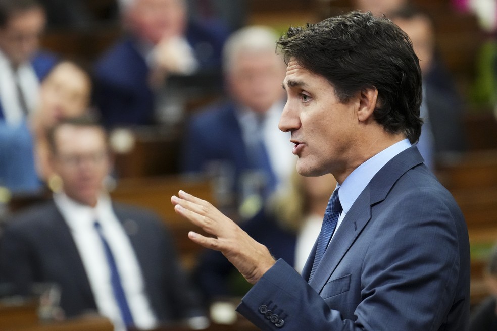 Primeiro-ministro canadense, Justin Trudeau, discursa ao Parlamento nacional em 19 de setembro de 2023 — Foto: Sean Kilpatrick/The Canadian Press via AP
