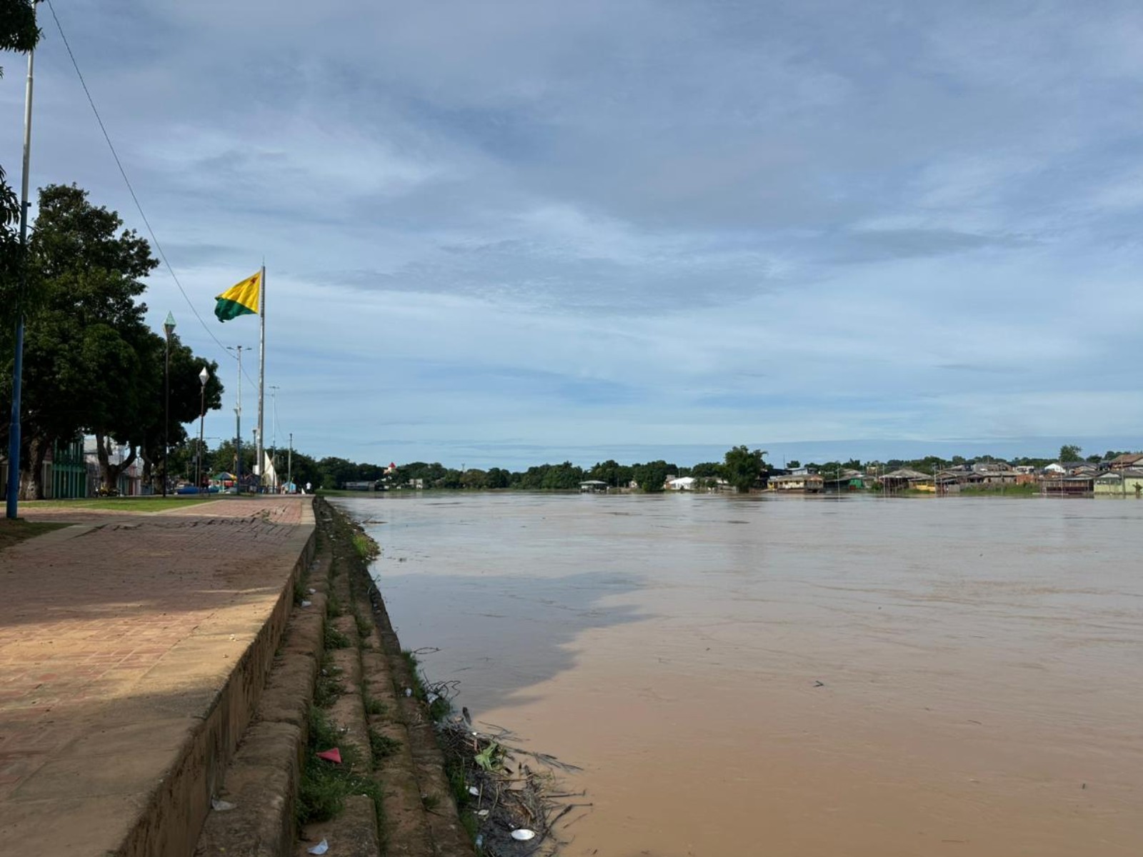 Enchente do Rio Acre atinge 12 mil pessoas em Rio Branco