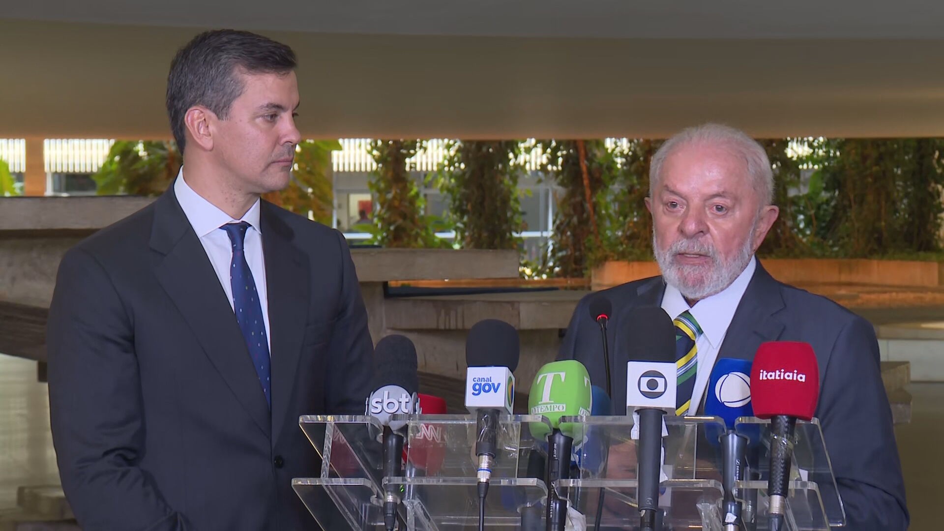 Após reunião com presidente do Paraguai, Lula diz que Brasil busca solução conjunta sobre tarifa de Itaipu