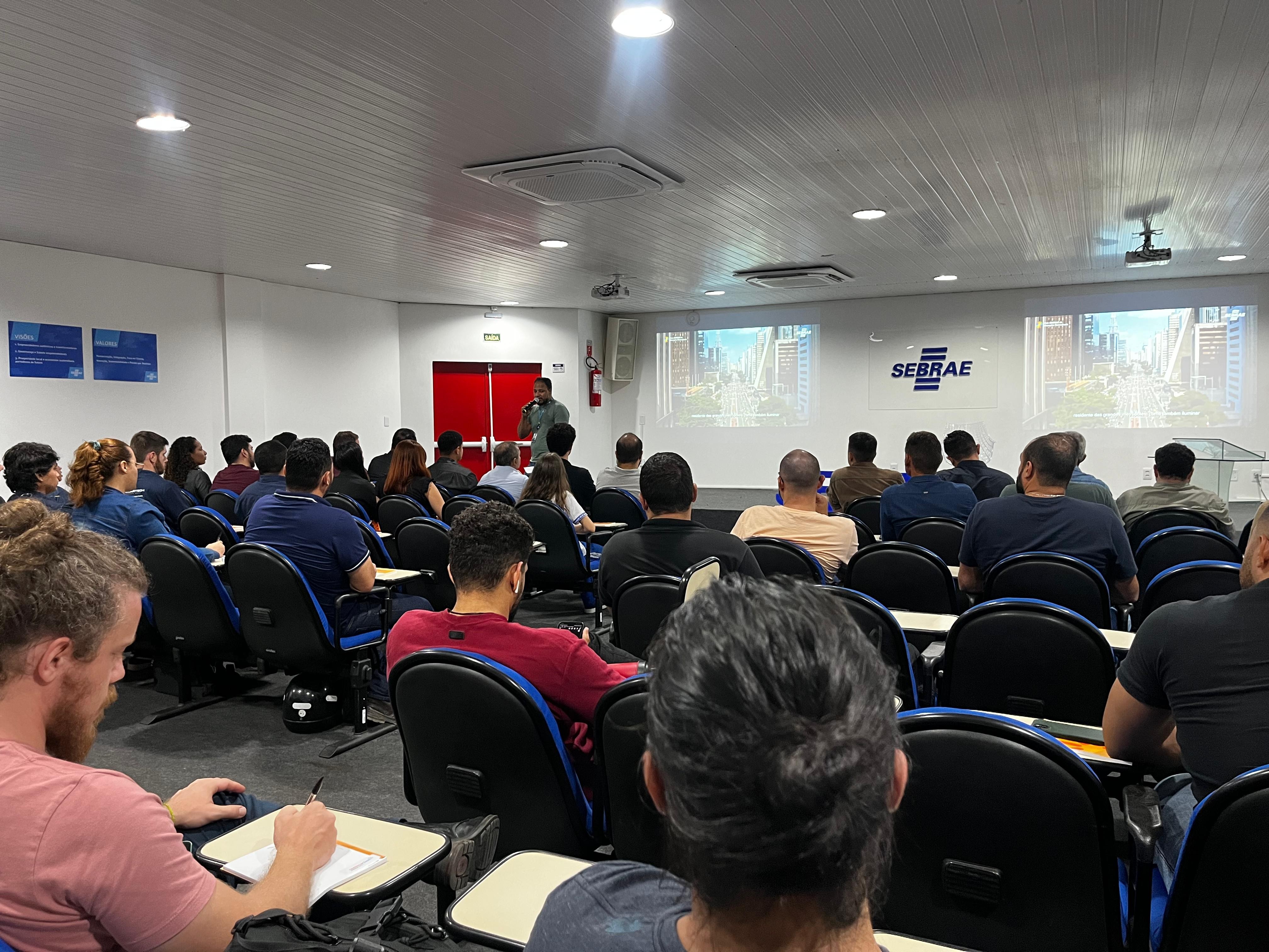 Workshop reúne empresários e Roraima Energia para debater sobre desafios da energia solar