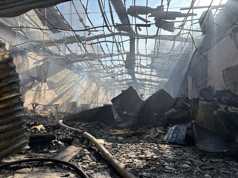 Incêndio em loja de móveis de Corumbá (MS). — Foto: Rauã Araújo
