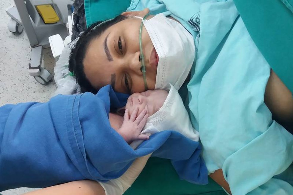 Mais de 500 bolsas de sangue sao usadas em parto para salvar vida de mae com doenca rara no PA Para G1