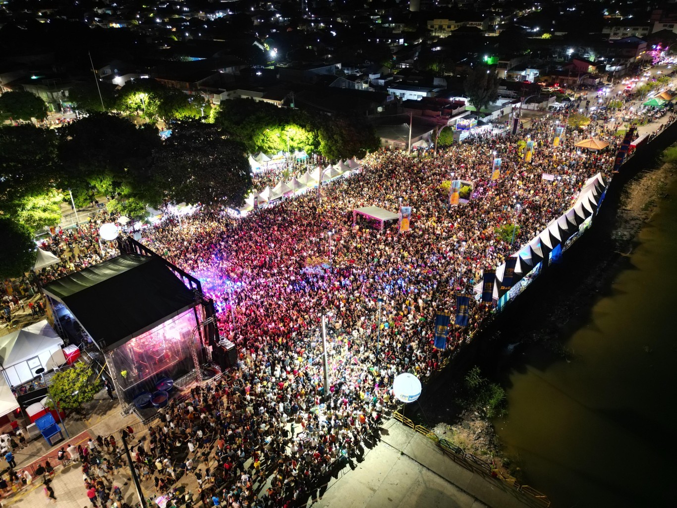 Carnaval 2026 encerra com público estimado em 60 mil pessoas no Circuito Tapajônico