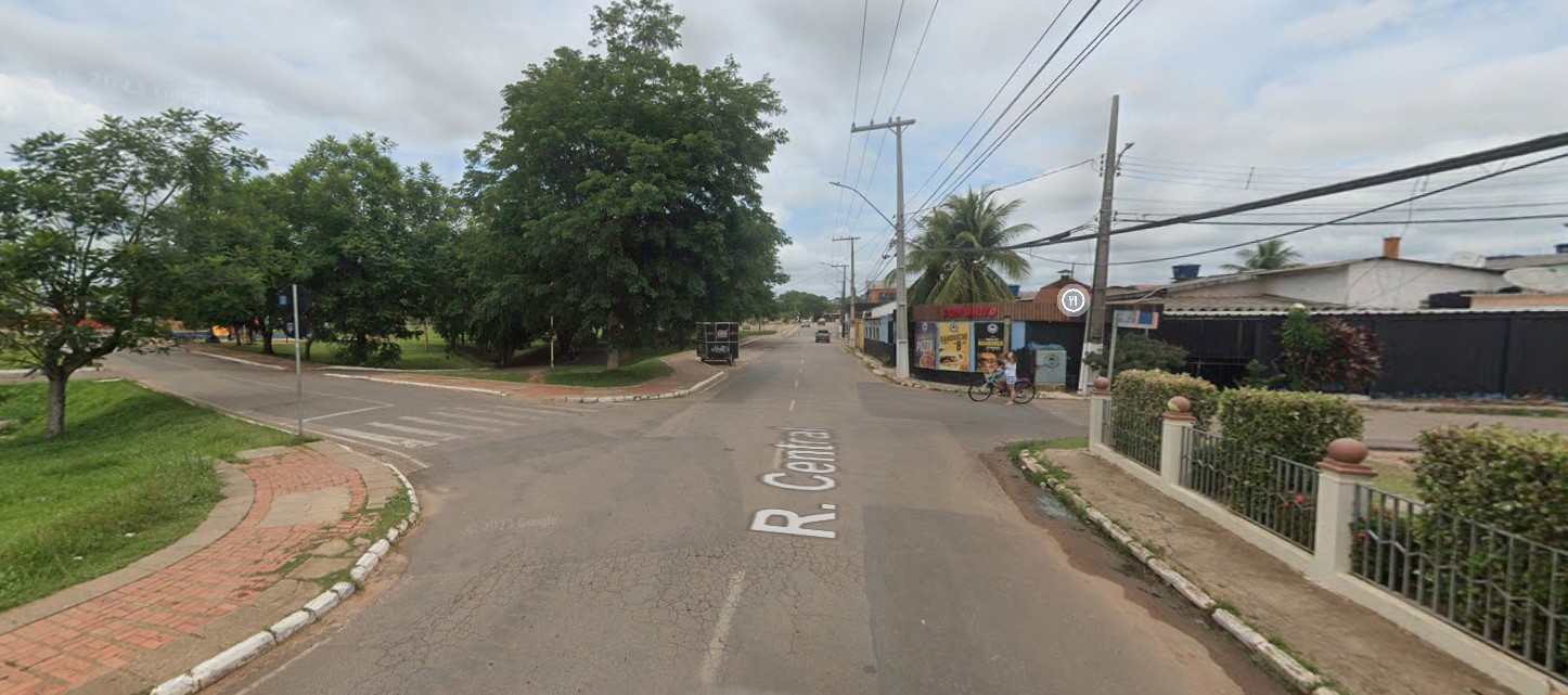 Homem morre e outro fica ferido após colisão entre carro e moto em Rio Branco