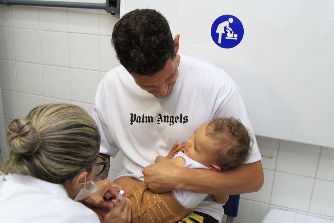 Campinas inicia busca ativa para imunizar bebês e crianças contra o VSR a partir de segunda