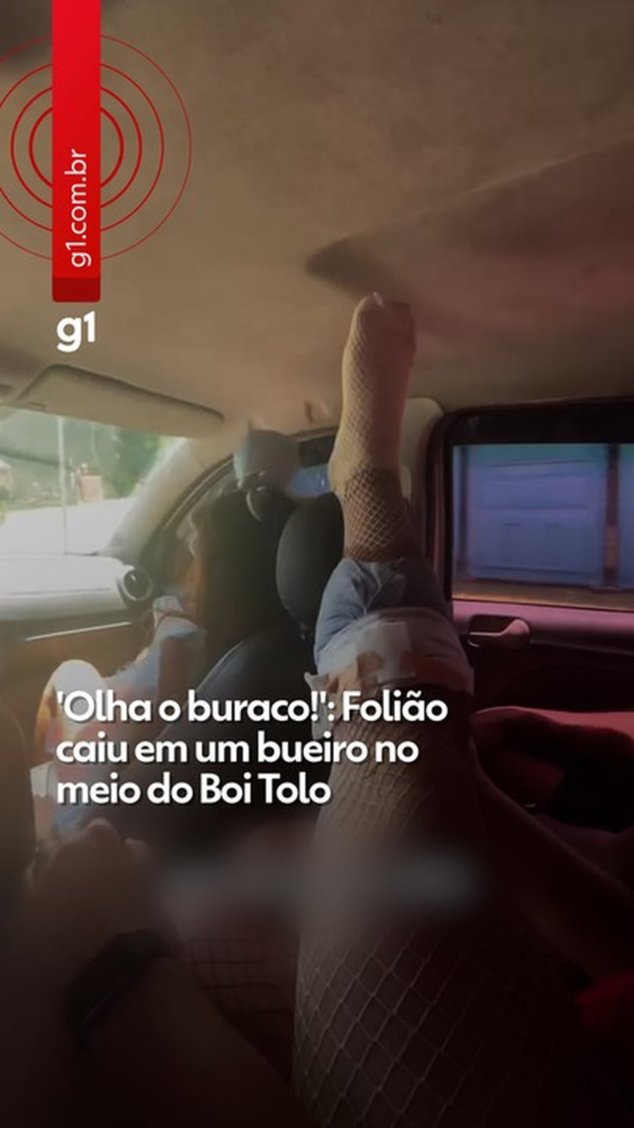 Folião viraliza ao contar como rasgou a canela ao cair em bueiro no meio do Boi Tolo