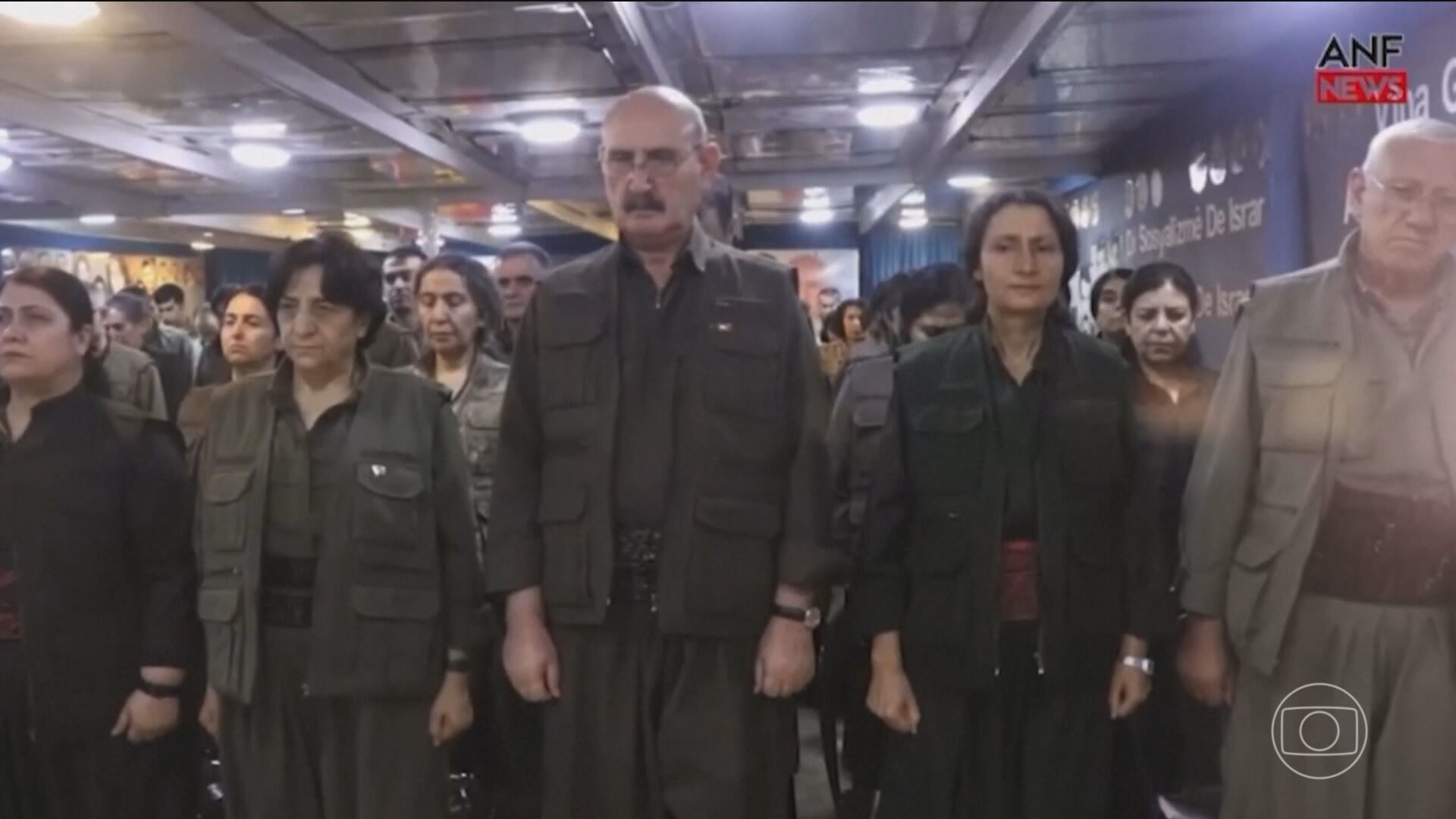 PKK, principal grupo separatista curdo, anuncia que vai depor armas e se desfazer
