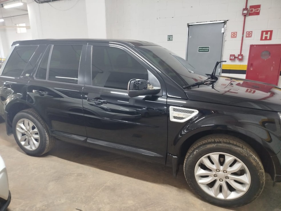 Carro usado no crime foi apreendido pela polícia — Foto: Polícia Civil