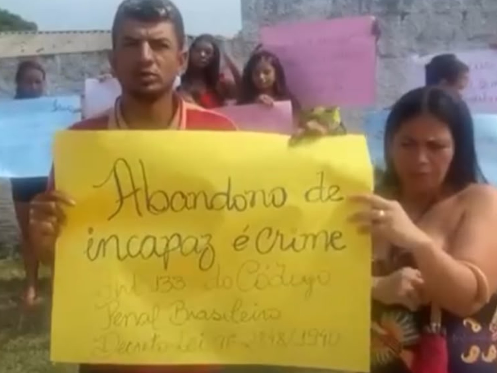 Buscas por bebê de 9 meses sequestrada pelo tio chegam ao 3º dia no AC; Família faz protesto