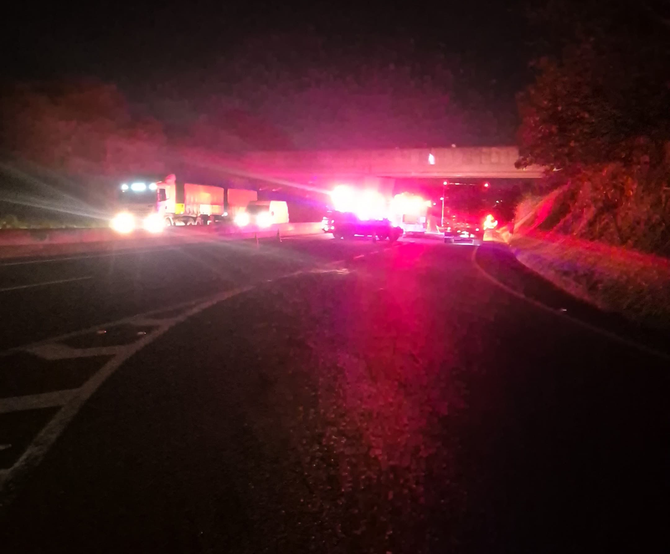 Carro capota na Rodovia Assis Chateaubriand, em Pirapozinho