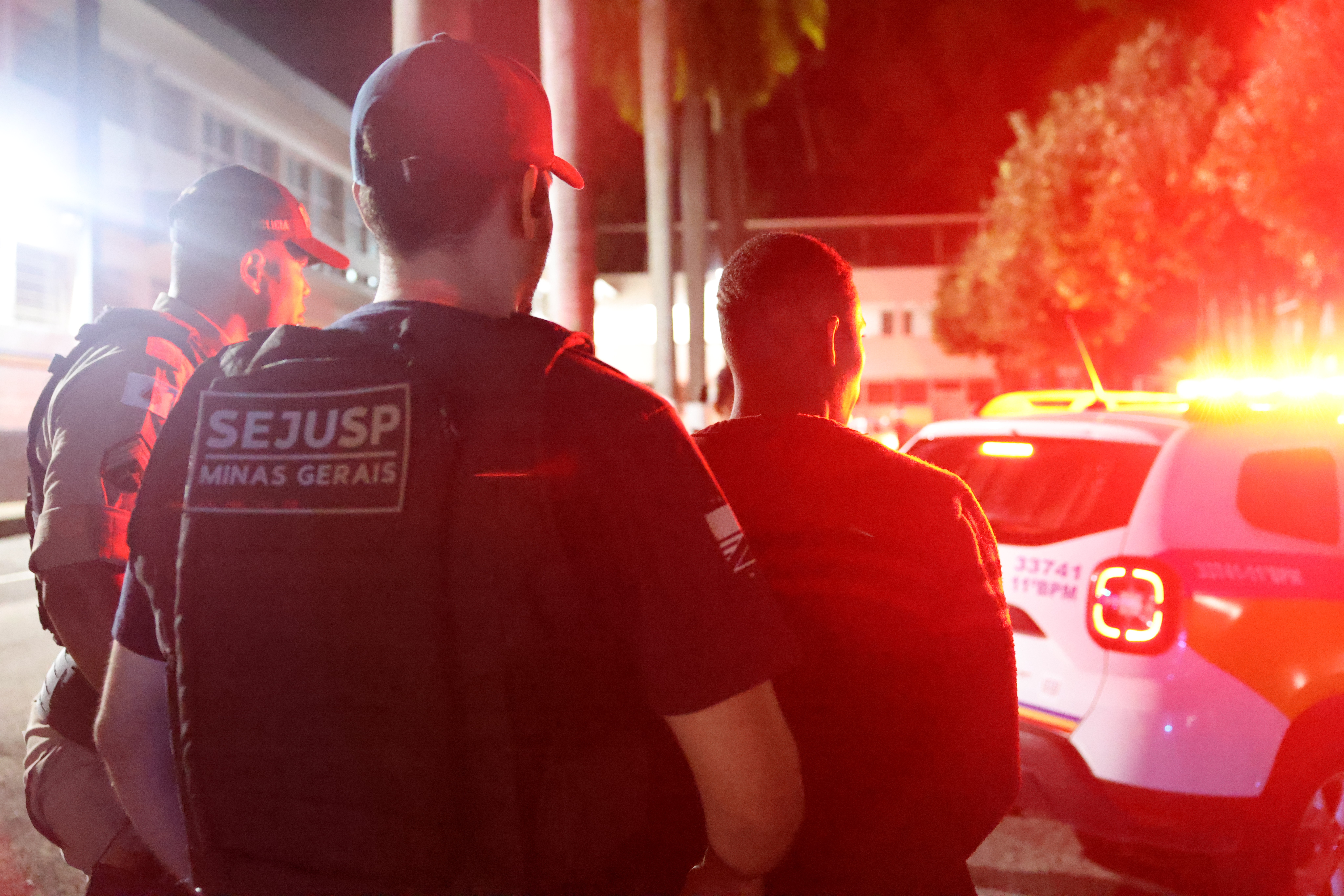 Operação de combate ao crime organizado prende 42 pessoas na região de Manhuaçu