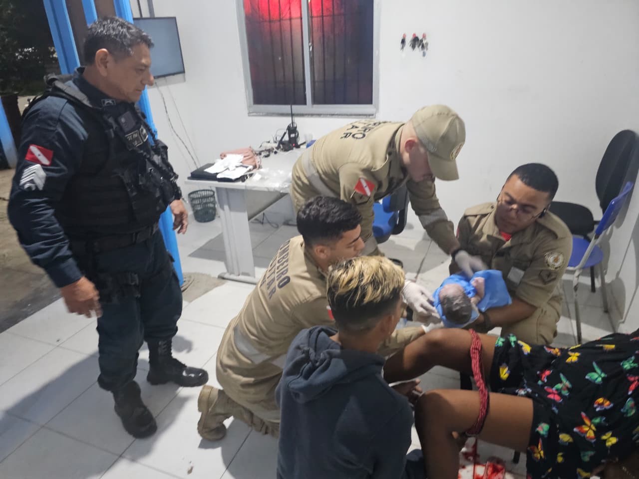 Bebê nasce dentro de quartel da PM após parto de emergência no Marajó; policial faz manobra e salva recém-nascido