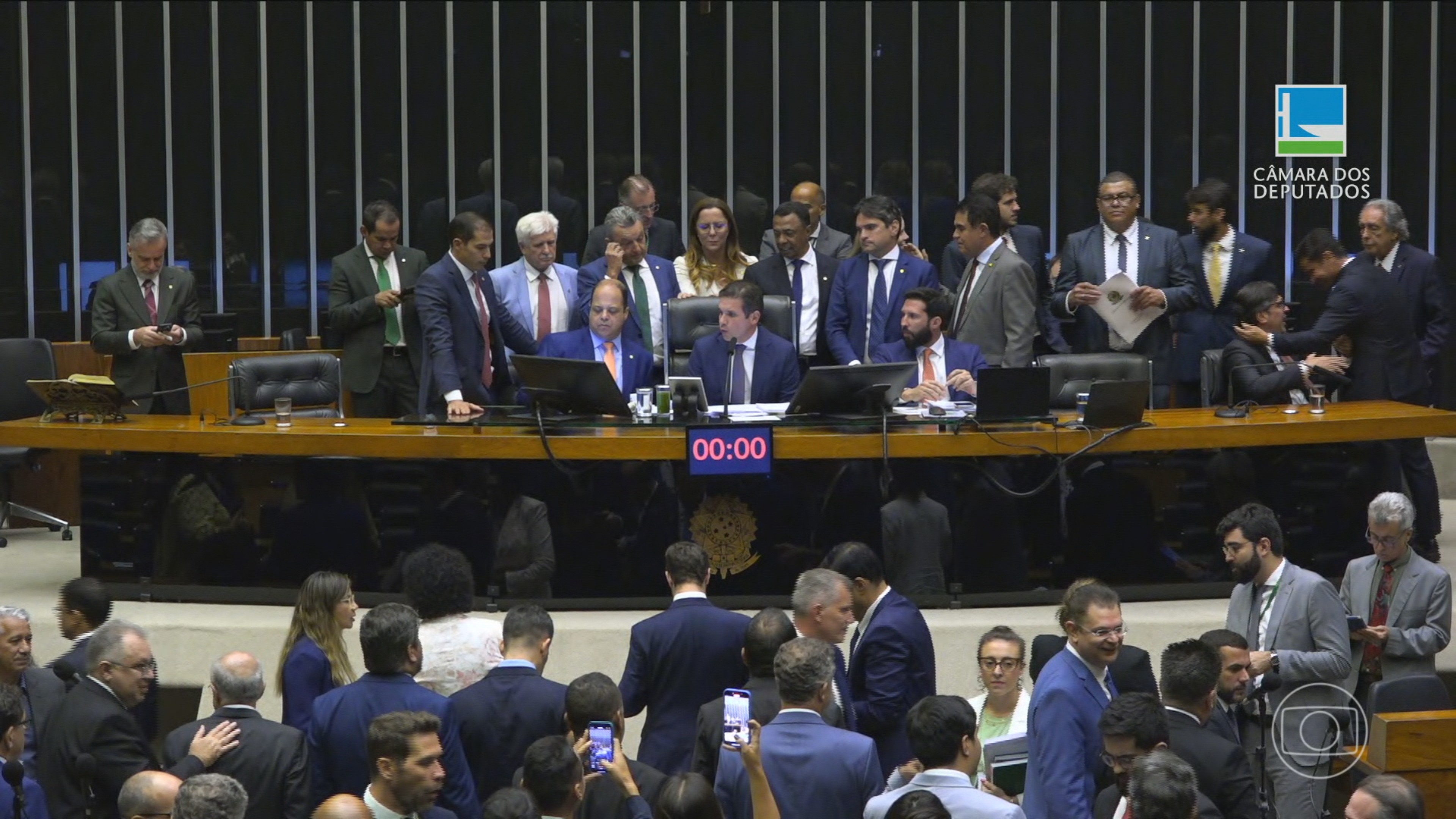 Em tramitação acelerada, Câmara aprova projeto que aumenta número de deputados