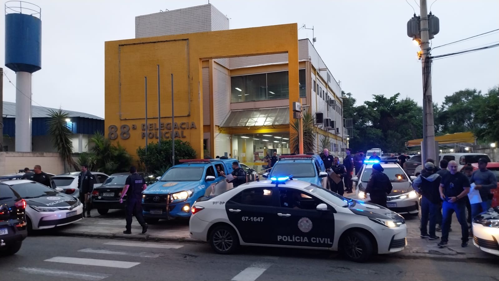 OPERAÇÃO CONJUNTA ENTRADOR POLÍCIA CIVIL, Militar e MP prenda 20 pesoas em barra do piraí | Sul do rio e costa verde
