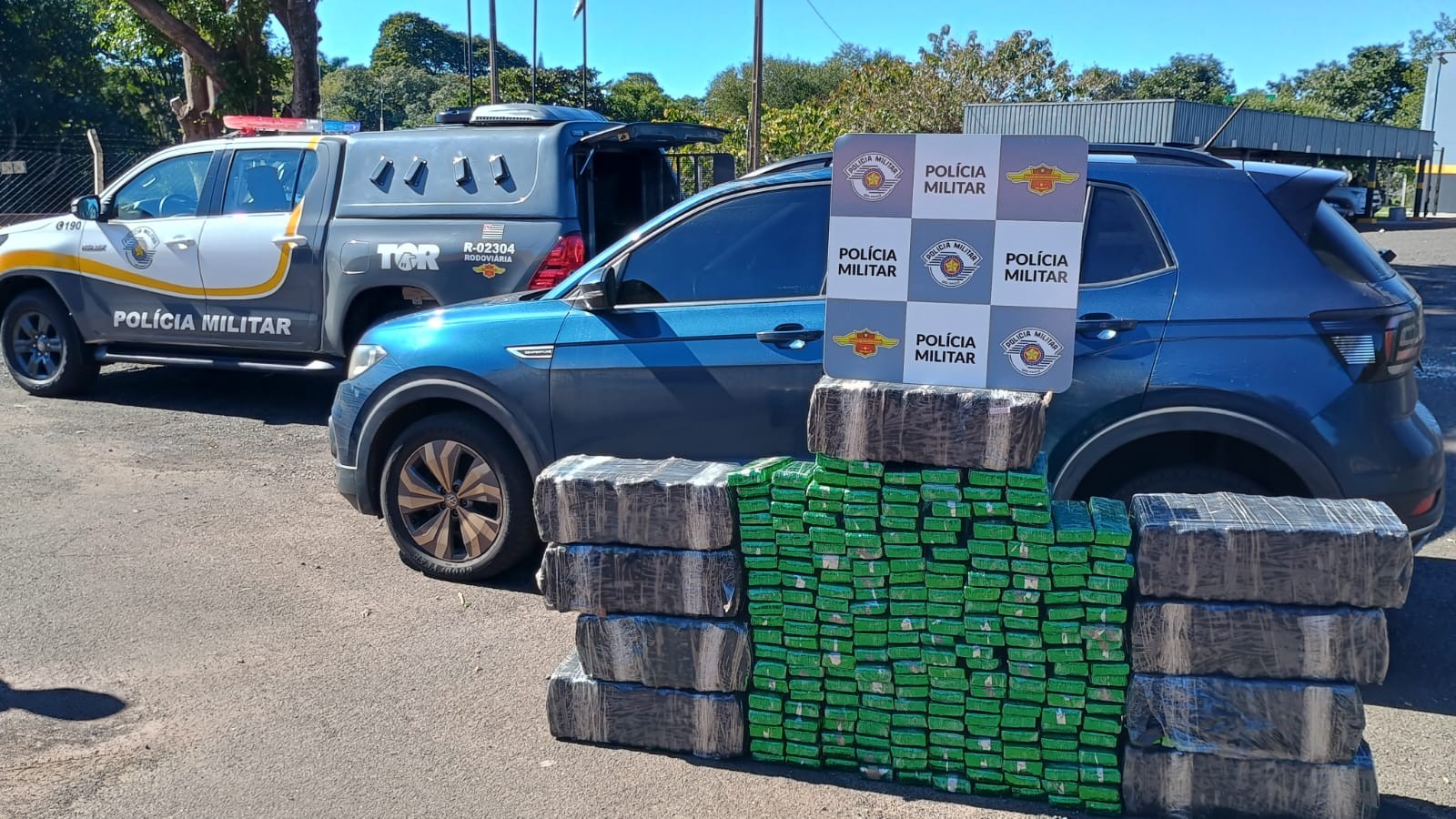 Homem é preso transportando quase 400 kg de maconha em rodovia do interior de SP