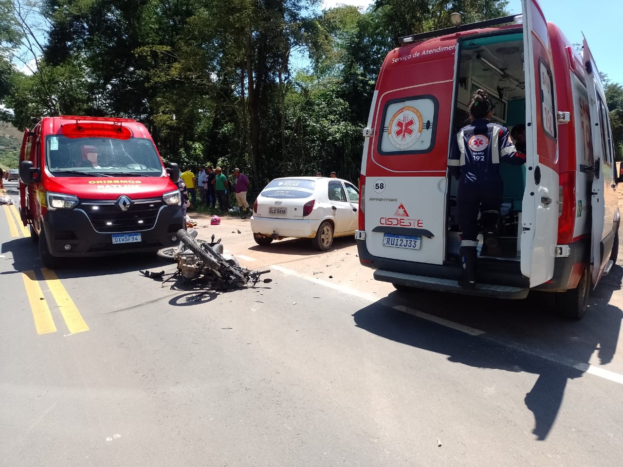Irmãos morrem em acidente com moto na MG‑111 em Manhumirim