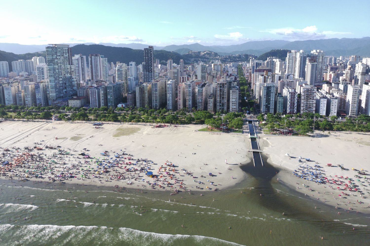Santos tem seis praias impróprias para banho e apenas uma liberada; veja situação na Baixada Santista