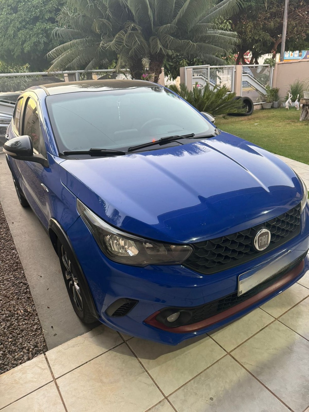 Carro de luxo apreendido durante as dilig&ecirc;ncias &mdash; Foto: Divulga&ccedil;&atilde;o/PF