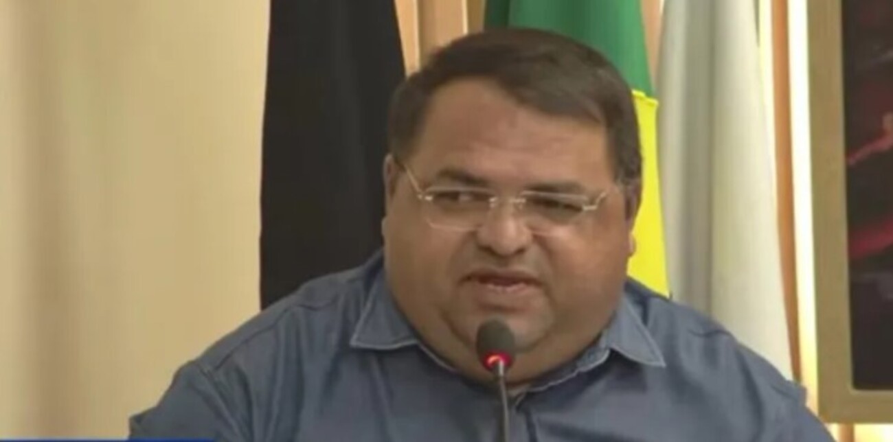 Vereador afirma que prefeito deve 'obrigar' votos de servidores contratados na PB: 'chame um por um'