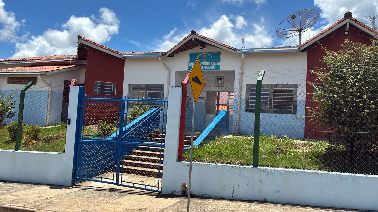 Interdição em obra de escola municipal impacta rotina de mais de 200 alunos em Guareí 